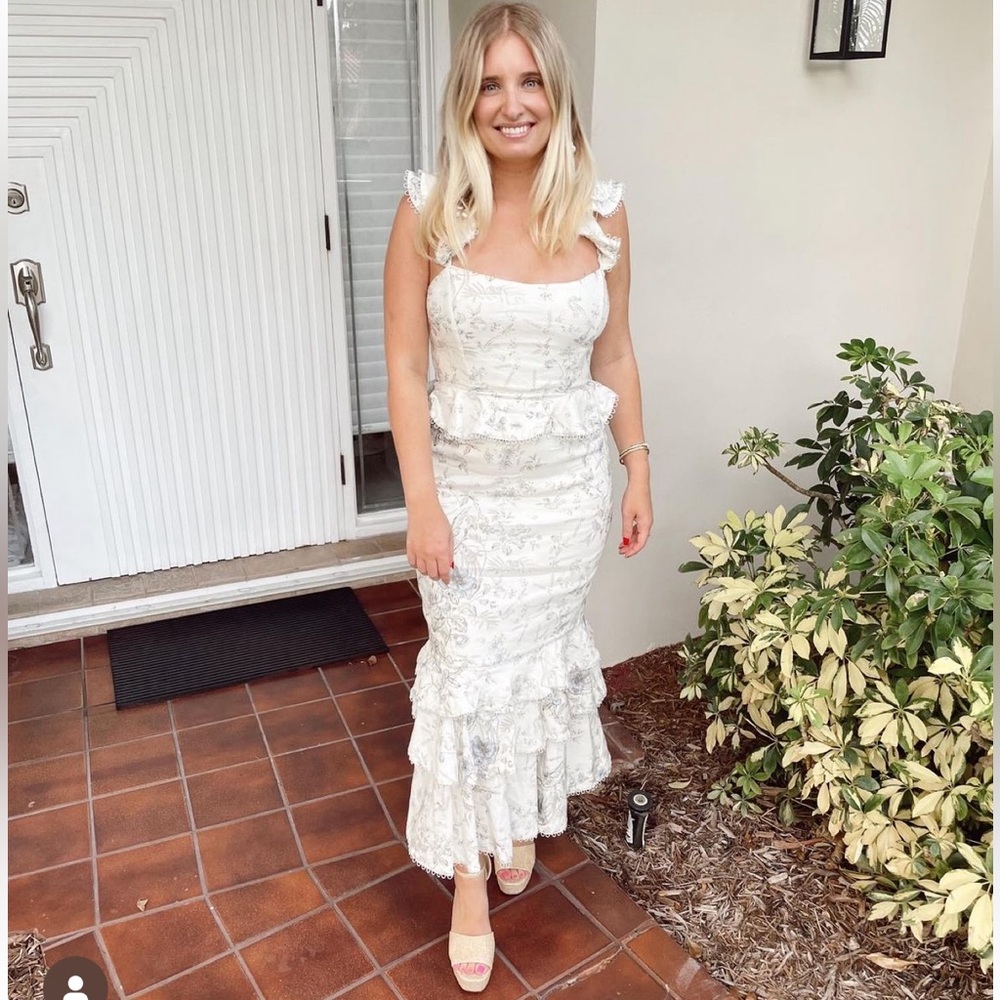 V Chapman dress